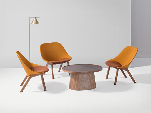 Penna Lounges with Obround Table