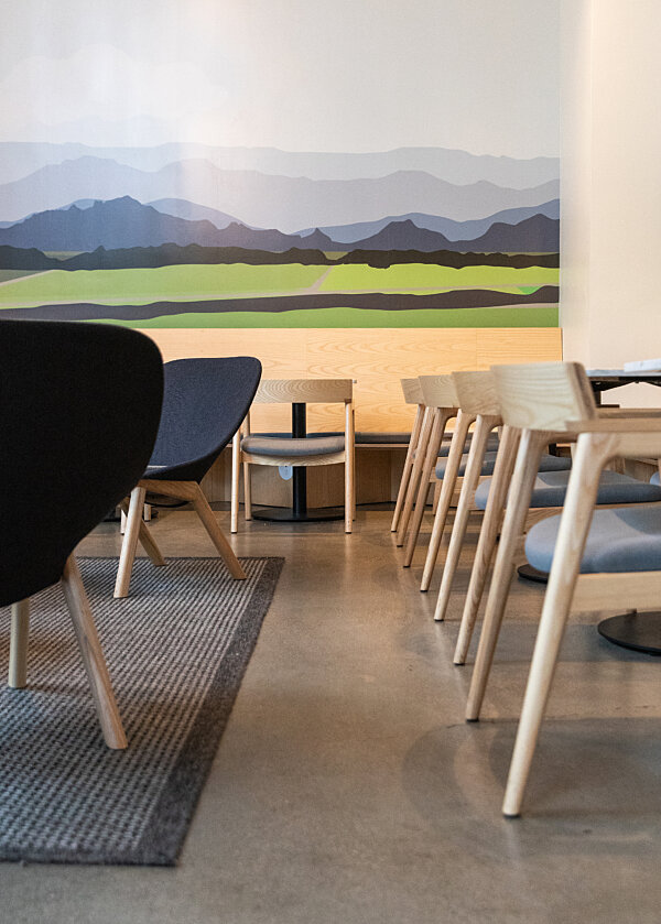 Penna Lounge & Prose Pull-Up - Café